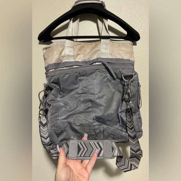 Used lulu lemon bag- grey and off white - Picture 2 of 16